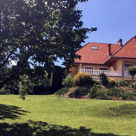 Apartment Erdgeschosssuite Mit Terrasse Heviz